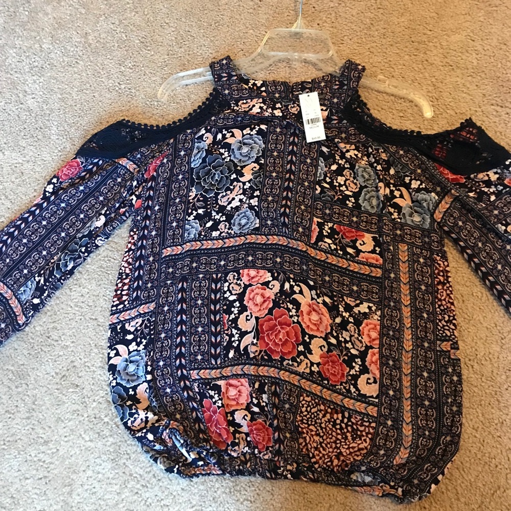NWT Sheer floral cold shoulder top